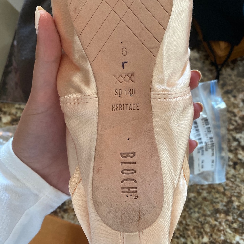 Bloch pointe shoes